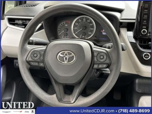Used 2022 Toyota Corolla LE image 17