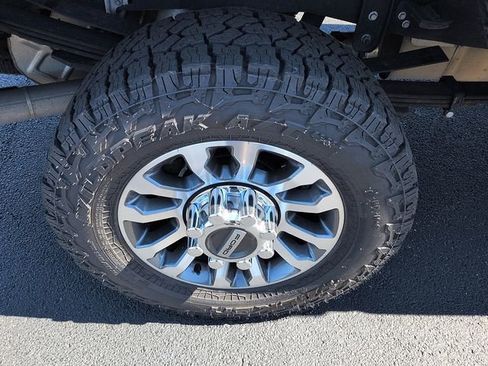 Used 2022 Ford F350 Lariat AWD/4WD image 9
