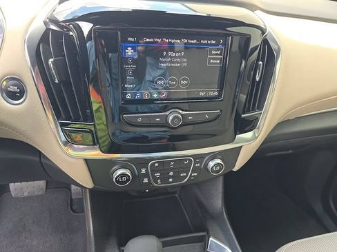 Used 2023 Chevrolet Traverse LS FWD image 10