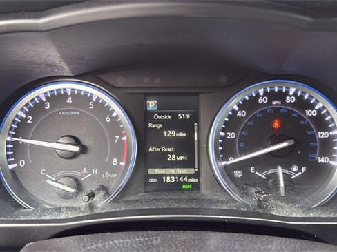 Used 2017 Toyota Highlander FWD V6 image 14