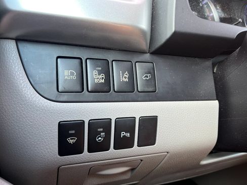 Used 2015 Toyota Highlander Limited Platinum AWD/4WD image 24