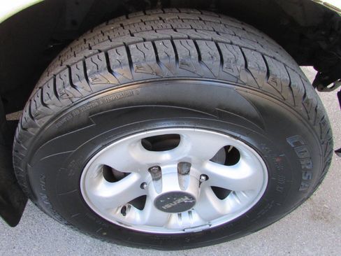 Used 1999 Isuzu Rodeo LS RWD image 11