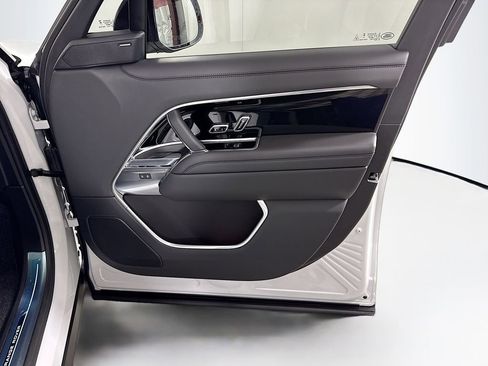 New 2026 Land Rover Range Rover Long Wheelbase SE image 26