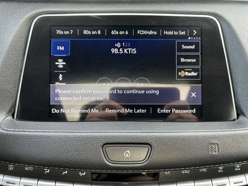 Used 2020 Cadillac XT4 Premium Luxury image 16