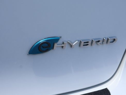 Used 2023 Chrysler Pacifica Limited FWD image 10