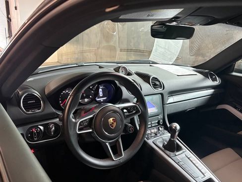 Used 2021 Porsche 718 Cayman RWD image 5