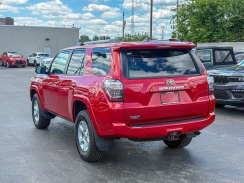 Used 2022 Toyota 4Runner SR5 Premium w/ Moonroof Package AWD/4WD image 11