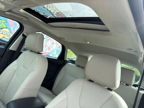 Used 2018 Ford Focus Titanium FWD image 15