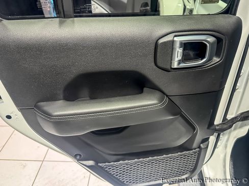 Used 2023 Jeep Wrangler Unlimited Sahara w/ Cold Weather Group image 27