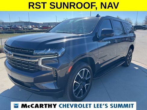 Used 2022 Chevrolet Suburban RST w/ Luxury Package image 4