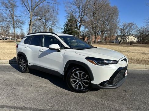 Used 2023 Toyota Corolla Cross S image 2