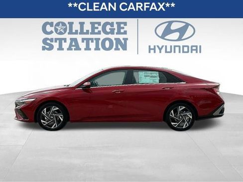 Used 2024 Hyundai Elantra SEL w/ Convenience Package image 4