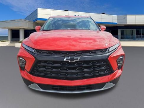 Used 2025 Chevrolet Blazer LT w/ Sound & Technology Package image 9