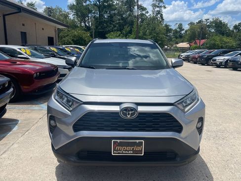 Used 2021 Toyota RAV4 XLE image 3