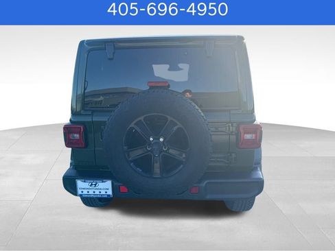 Used 2022 Jeep Wrangler Unlimited Sahara image 7
