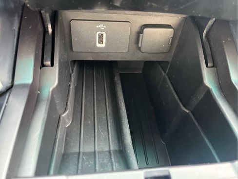 Used 2017 Ford Explorer Platinum image 45