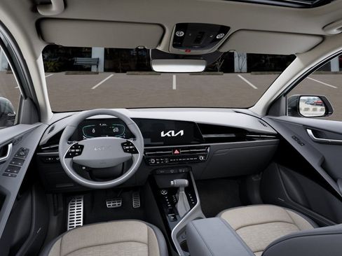 New 2025 Kia Niro SX Touring image 14