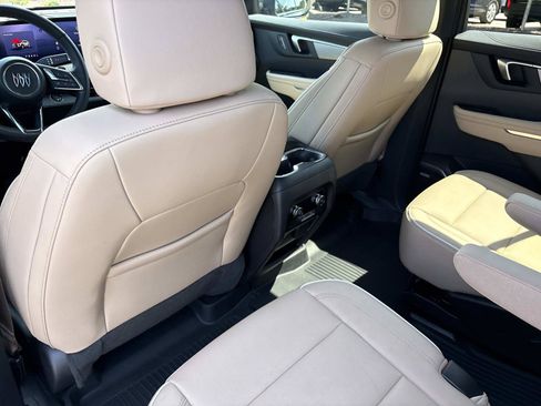 Used 2026 Buick Enclave Preferred w/ Power Package FWD image 32