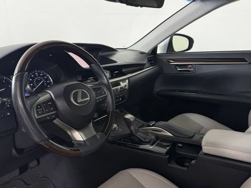 Used 2016 Lexus ES 350 w/ Navigation System Package FWD image 4