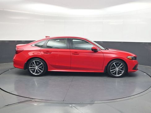Used 2022 Honda Civic Touring image 3