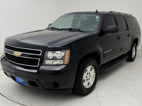 Used 2009 Chevrolet Suburban LS image 1
