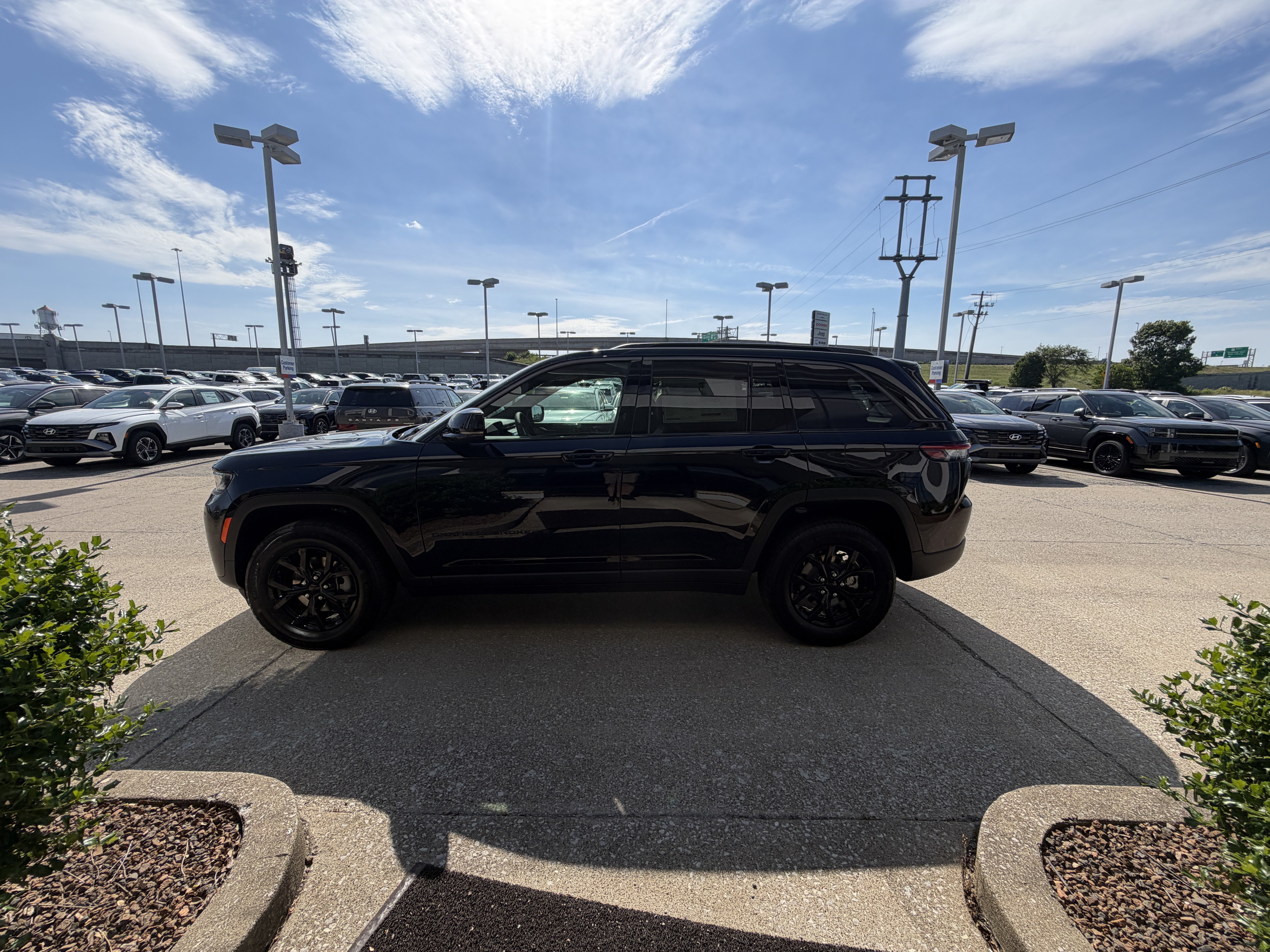 New 2026 Jeep Grand Cherokee Altitude AWD/4WD image 15