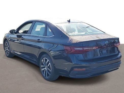 New 2026 Volkswagen Jetta SE FWD image 3