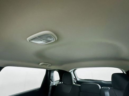 Used 2017 Jeep Cherokee Latitude w/ Comfort & Sound Group image 21