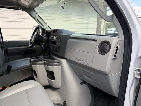 Used 2023 Ford E-350 and Econoline 350 Super Duty w/ Power Windows & Locks Group image 19