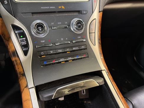 Used 2020 Lincoln Nautilus Reserve image 20