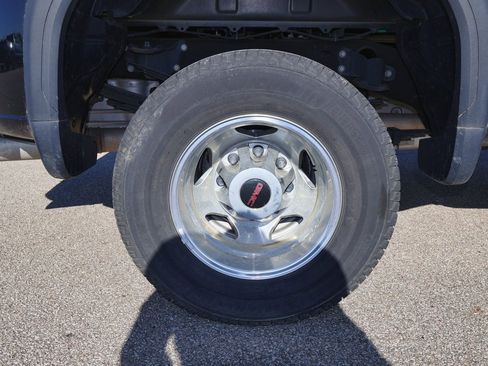 Certified 2022 GMC Sierra 3500 Denali image 32