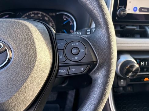 Used 2025 Toyota RAV4 XLE image 23