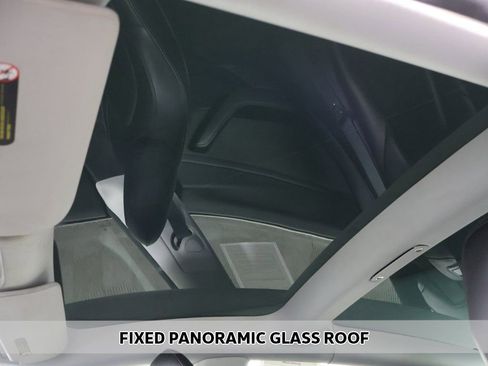 Used 2021 Tesla Model 3 Standard Range Plus image 5