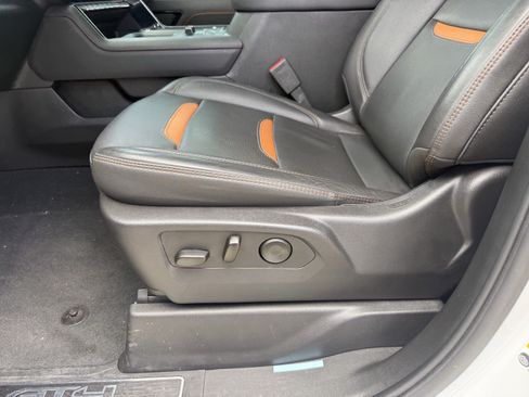 Used 2025 GMC Sierra 2500 AT4 AWD/4WD image 27