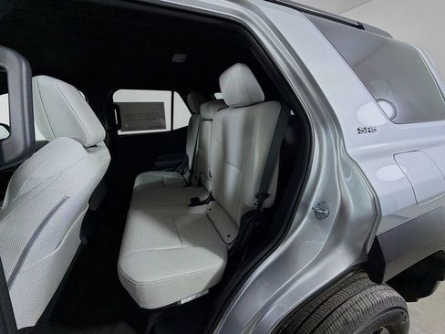 New 2026 Toyota 4Runner SR5 AWD/4WD image 17