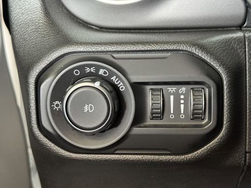 Used 2021 Jeep Wrangler Unlimited Sport image 20