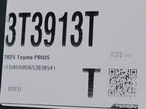 Used 2025 Toyota Prius Limited image 31