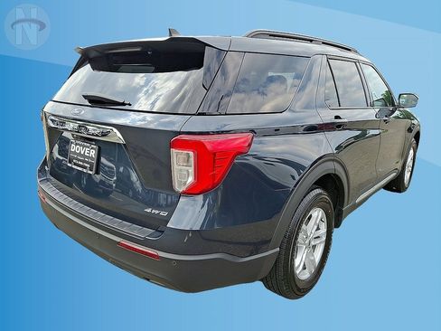 Used 2023 Ford Explorer XLT AWD/4WD image 17