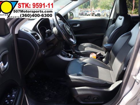 Used 2018 Jeep Compass Latitude w/ Popular Equipment Group AWD/4WD image 12