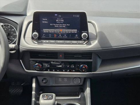 Used 2026 Nissan Rogue SV FWD image 13