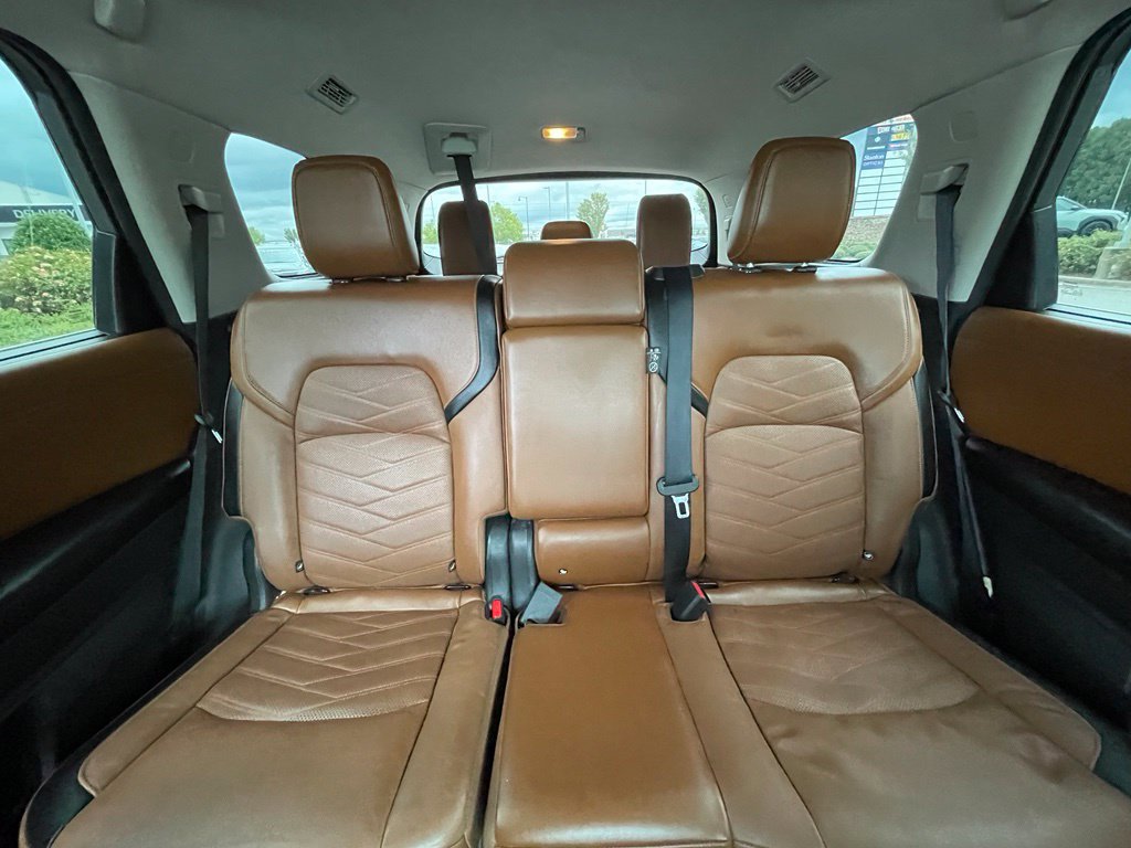 Used 2023 Nissan Pathfinder Platinum w/ Black Appearance Package FWD image 30