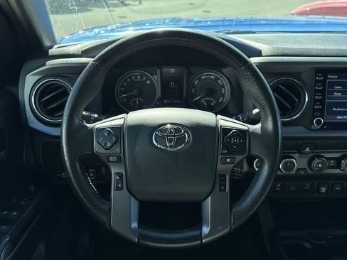 Used 2020 Toyota Tacoma TRD Off-Road w/ Technology Package image 16