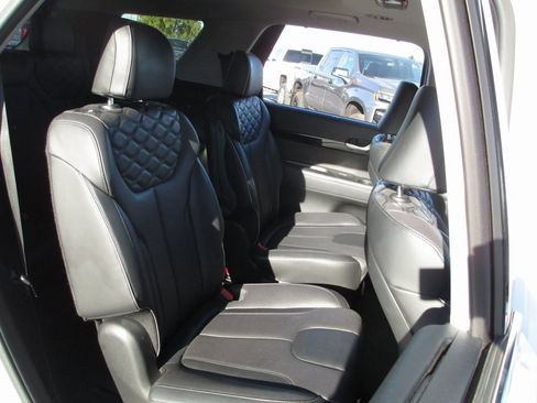 Used 2021 Hyundai Palisade Limited image 23
