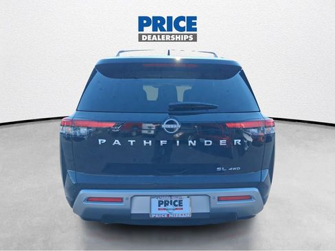 Used 2025 Nissan Pathfinder SL AWD/4WD image 7