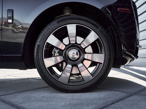 Used 2019 Rolls-Royce Cullinan image 20