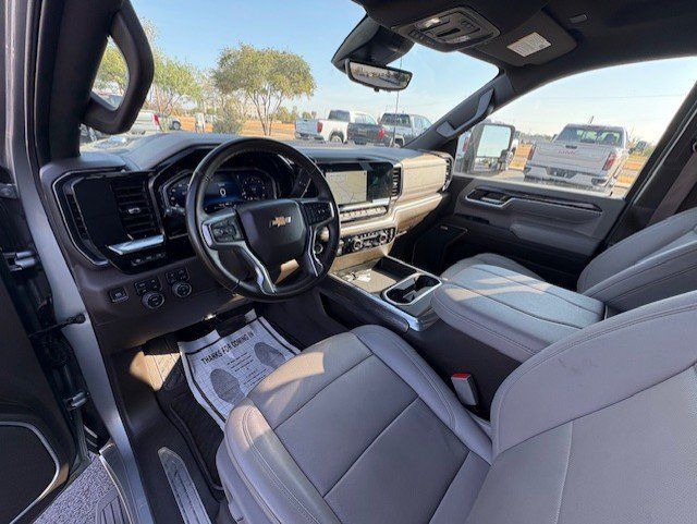 Used 2024 Chevrolet Silverado 2500 LTZ w/ LTZ Convenience Package AWD/4WD image 14