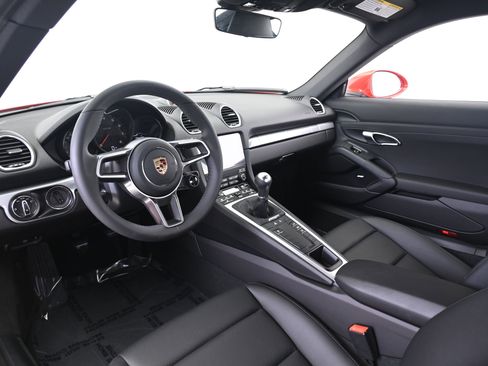 Used 2025 Porsche 718 Cayman image 4