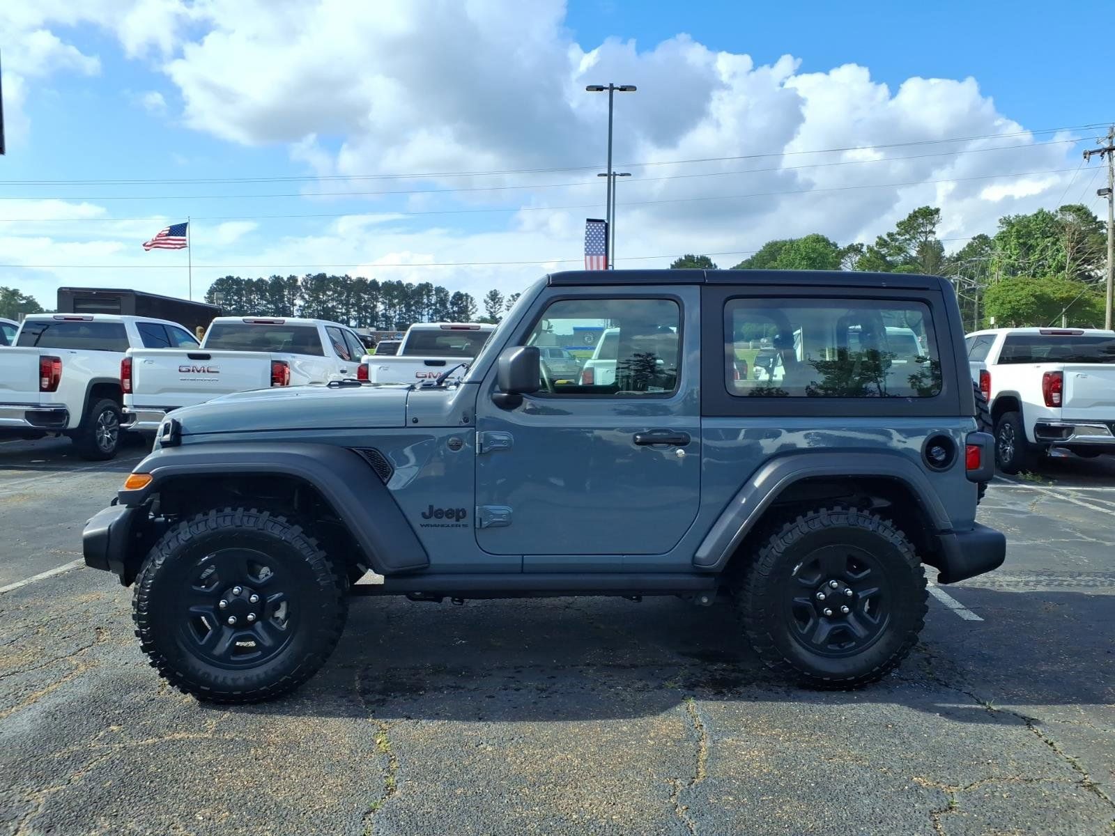 Used 2024 Jeep Wrangler Sport AWD/4WD image 1