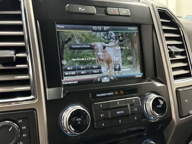 Used 2015 Ford F150 Platinum w/ Equipment Group 701A Luxury AWD/4WD image 22