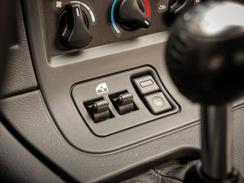 Used 2001 Dodge Viper GTS image 16